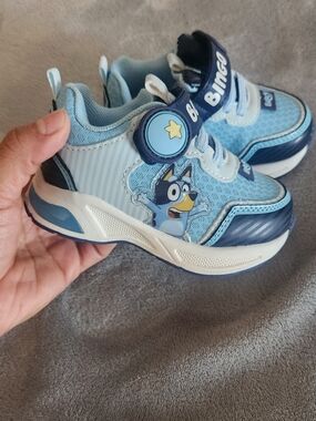 Blngo Light Blue Kids Sneakers with Cartoon Bluey Accent Size 6 No Box